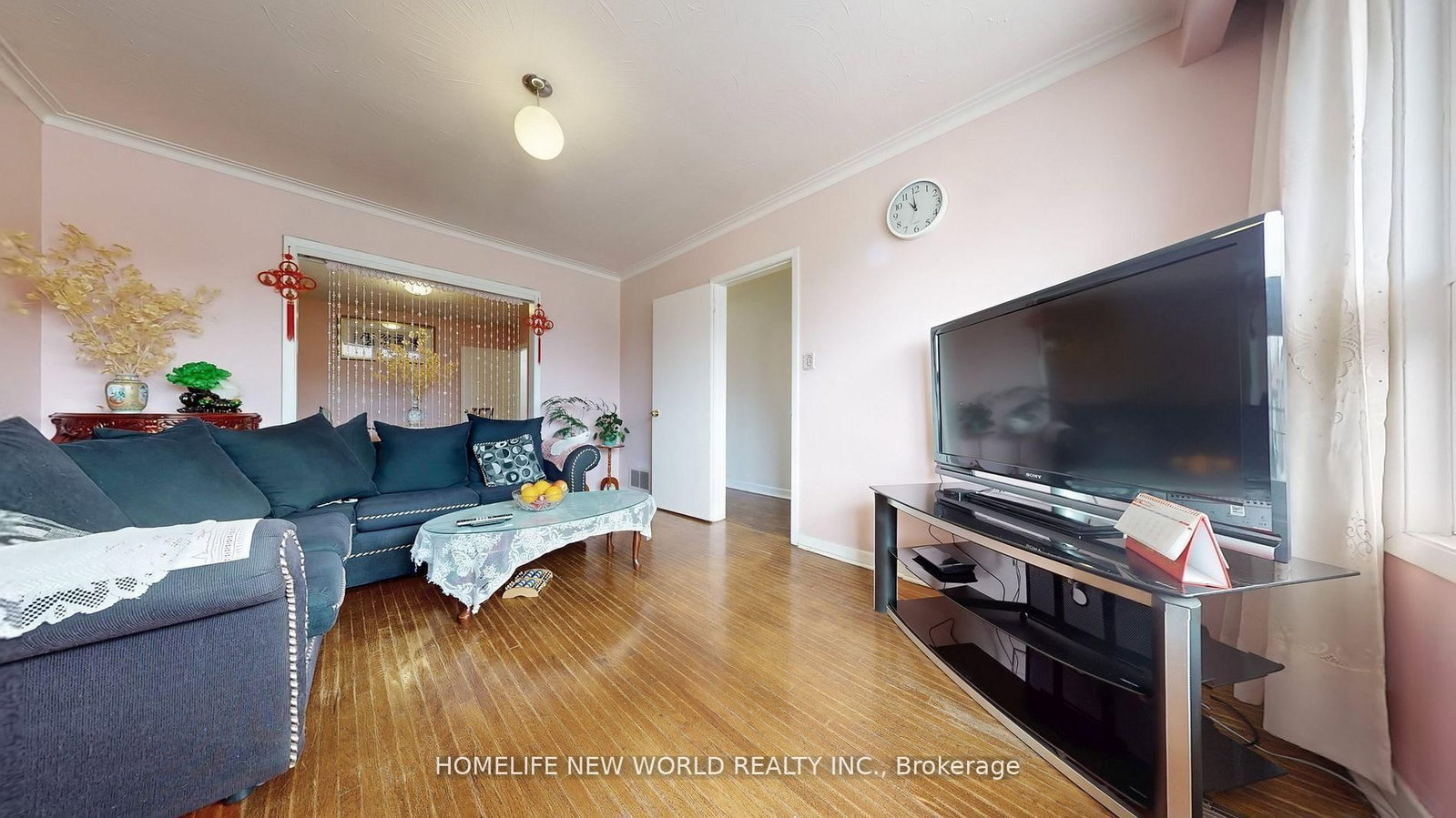 Listing Image 8