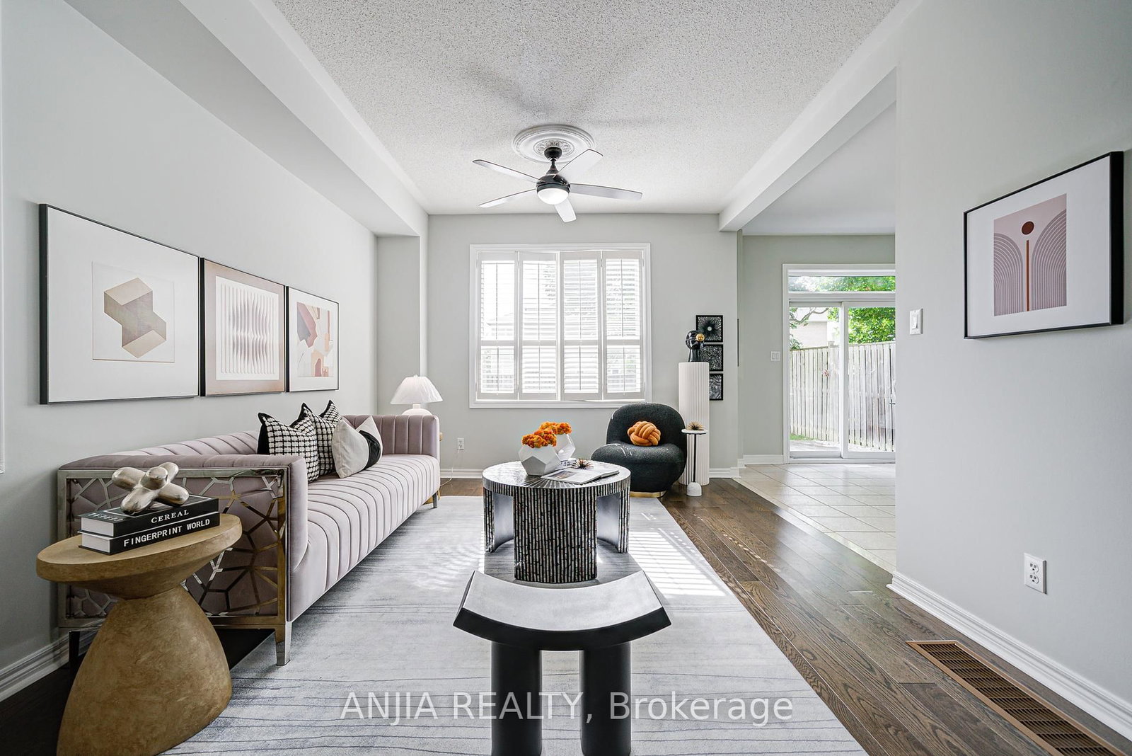 Listing Image 8