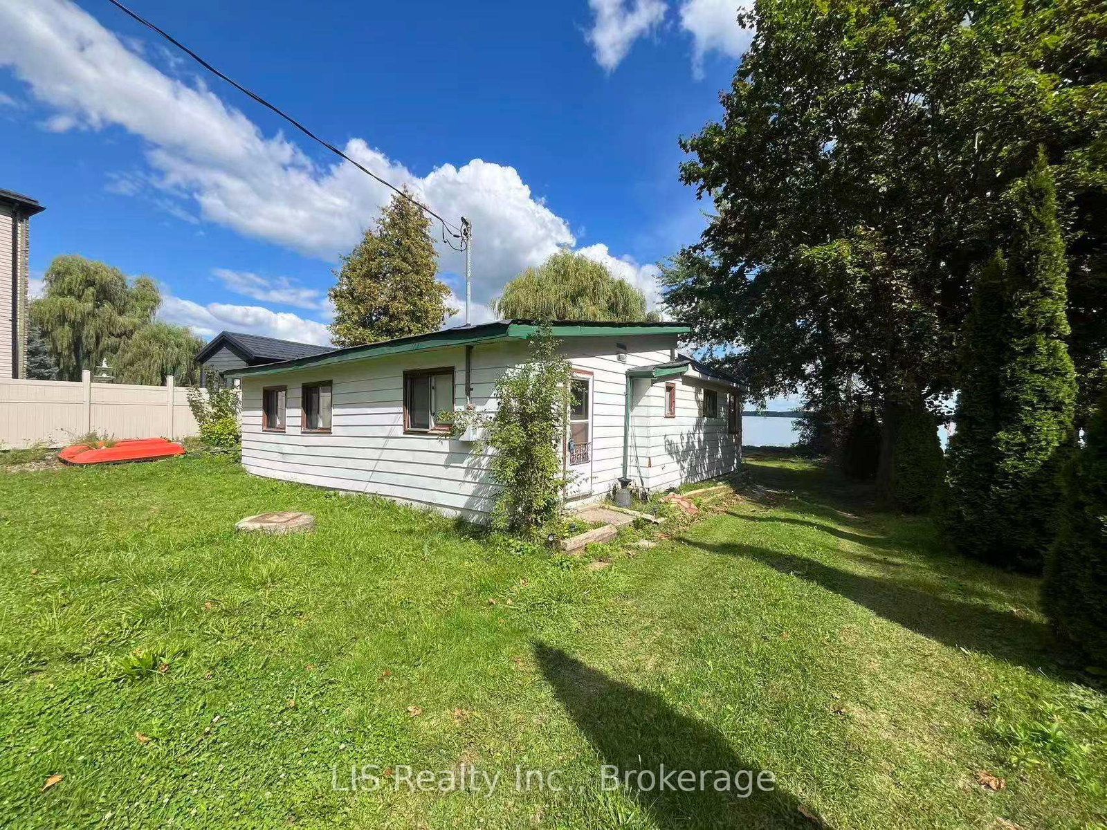 Listing photo 3
