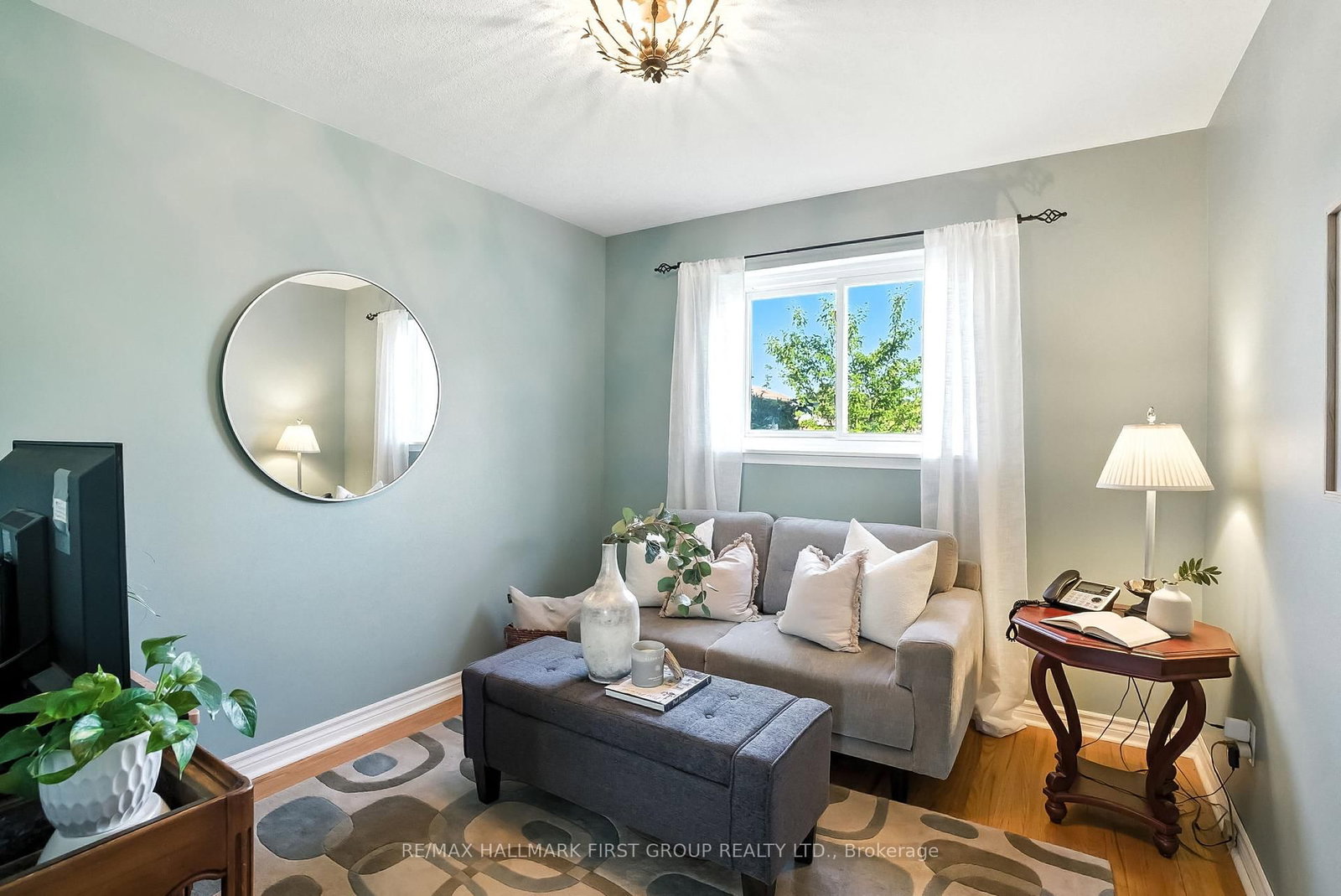 Listing Image 12