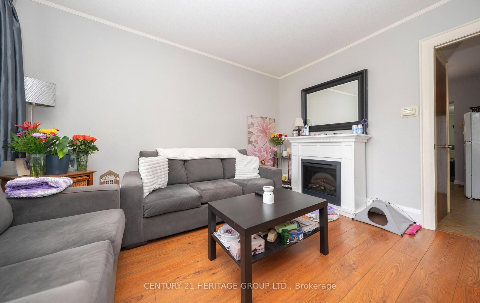 Listing Image 8