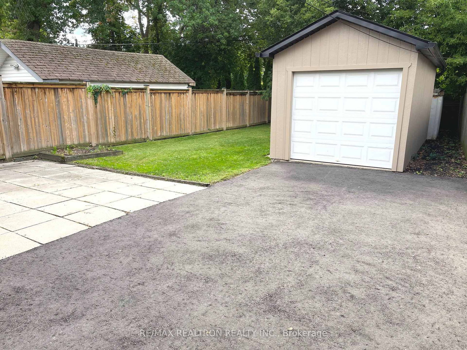 Listing Image 26