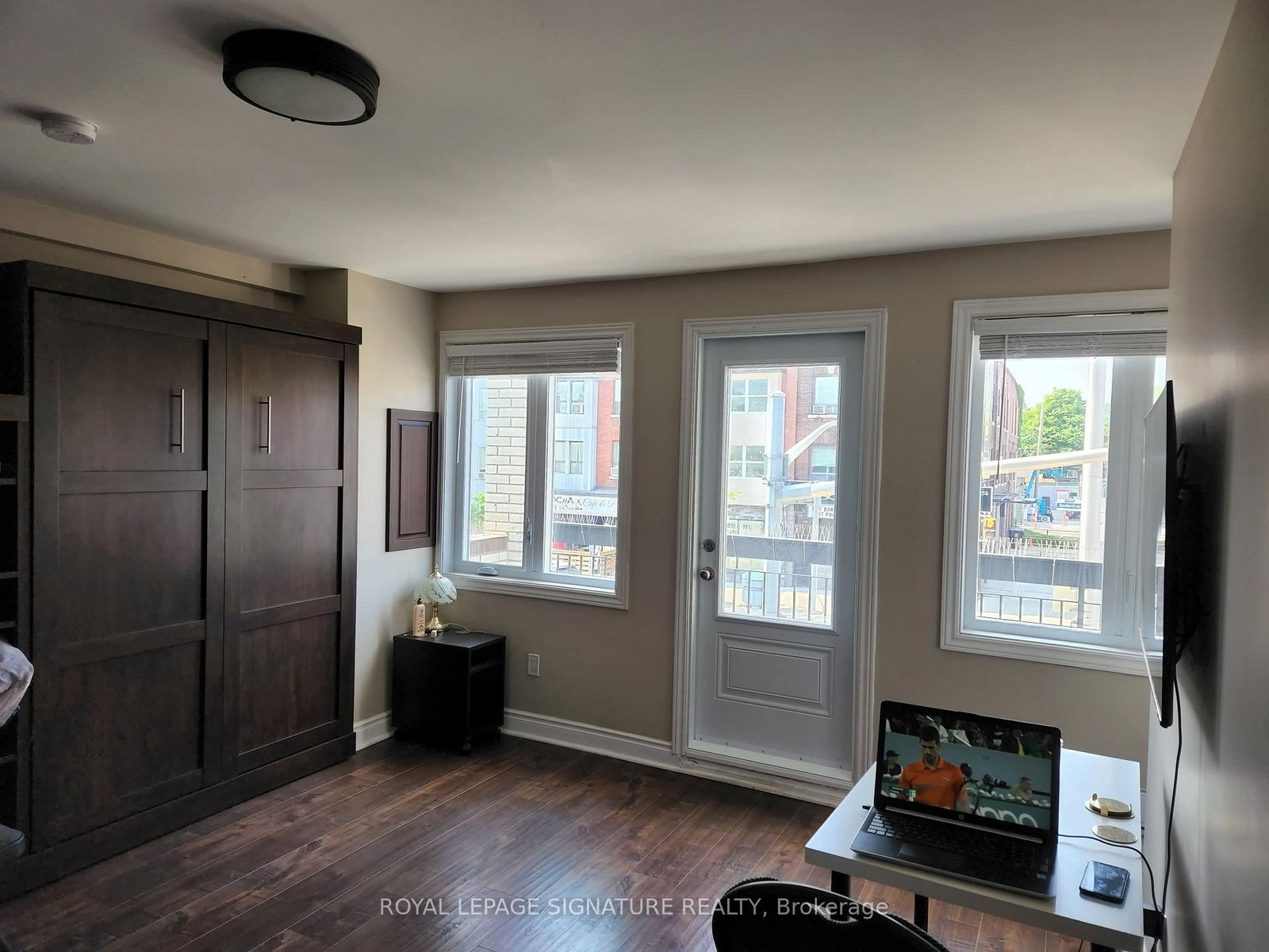Listing Image 10