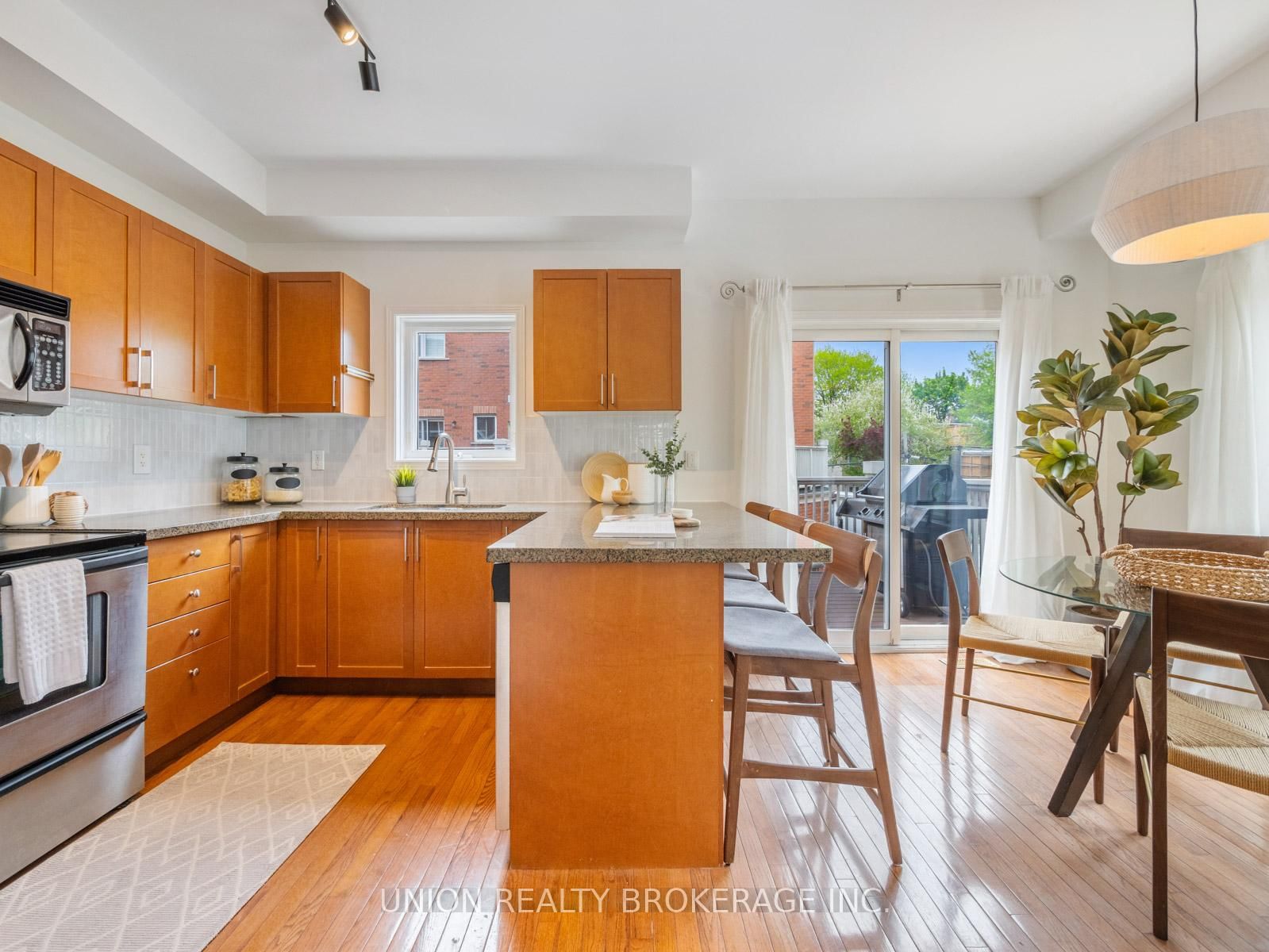 Listing Image 15