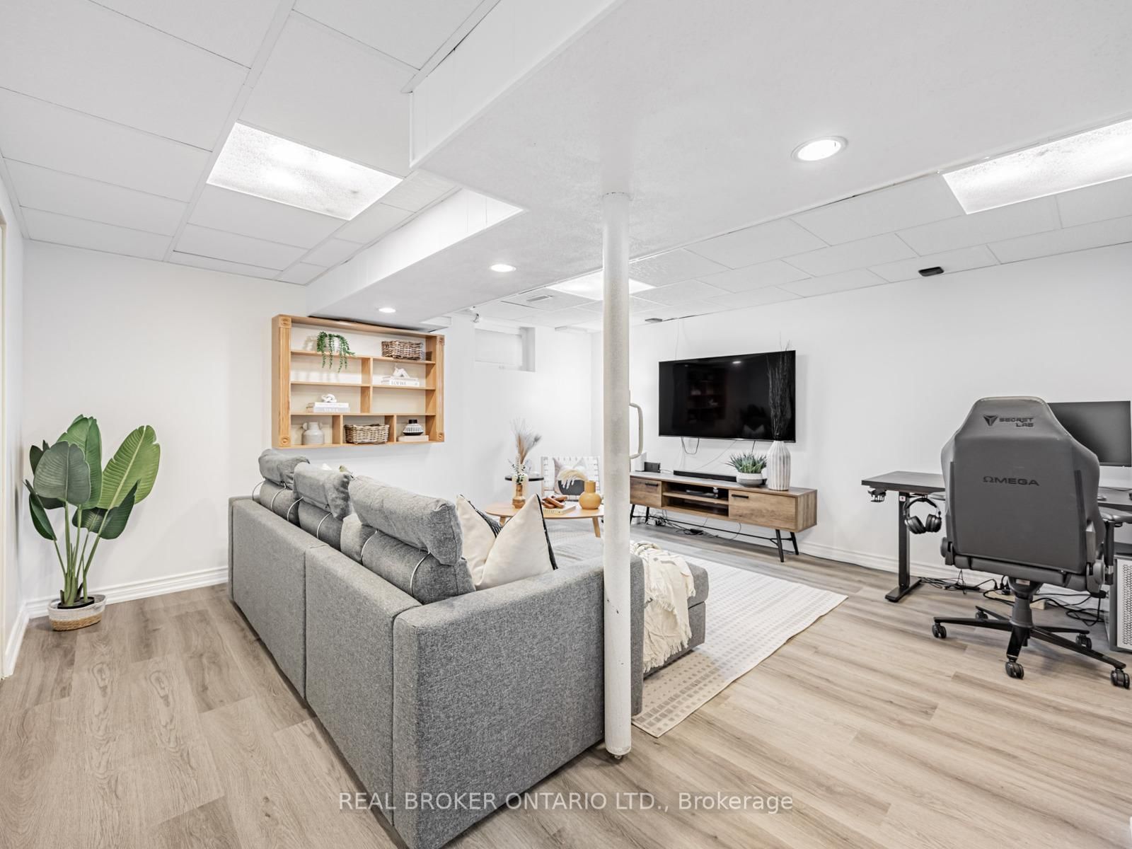 Listing Image 23