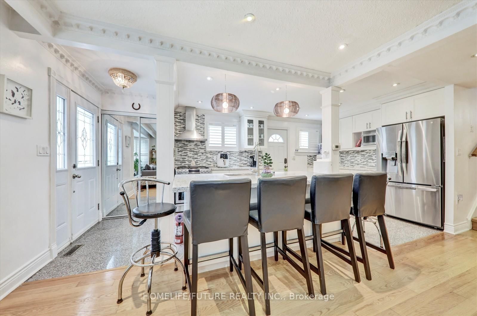 Listing Image 14