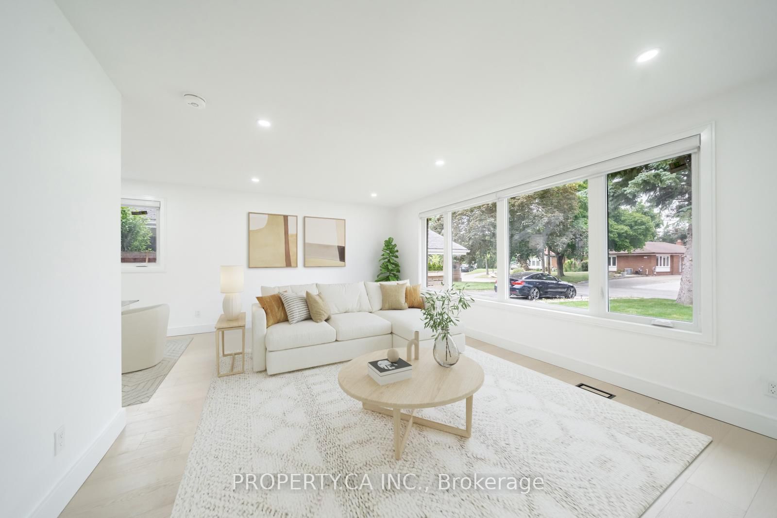 Detached House sold at 33 Moorecroft Crescent, Toronto, Ontario, M1K 3T9 - Ionview - MLS: E12374676