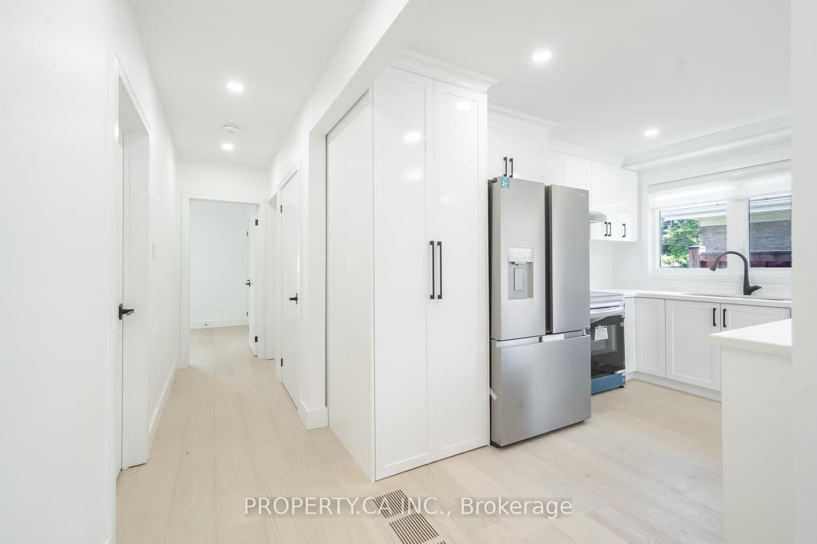 Detached House sold at 33 Moorecroft Crescent, Toronto, Ontario, M1K 3T9 - Ionview - MLS: E12374676