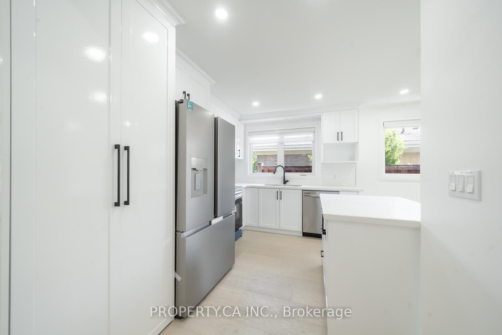 Detached House sold at 33 Moorecroft Crescent, Toronto, Ontario, M1K 3T9 - Ionview - MLS: E12374676