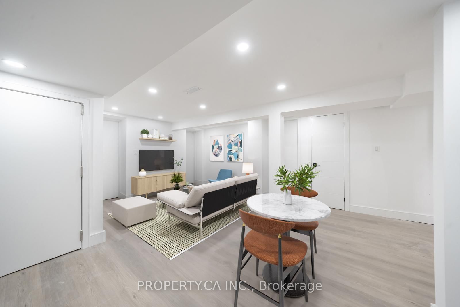 Detached House sold at 33 Moorecroft Crescent, Toronto, Ontario, M1K 3T9 - Ionview - MLS: E12374676