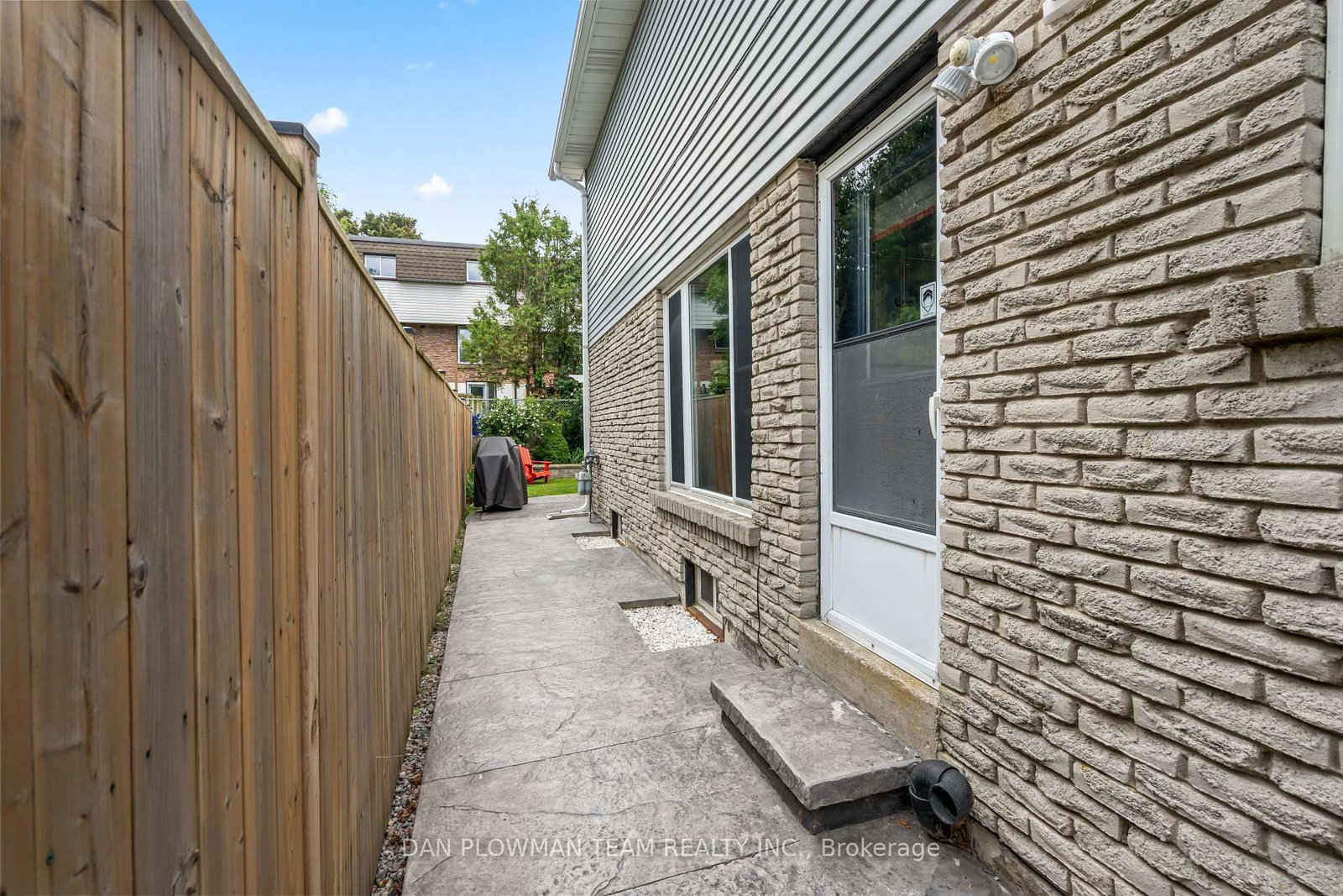 Listing Image 50