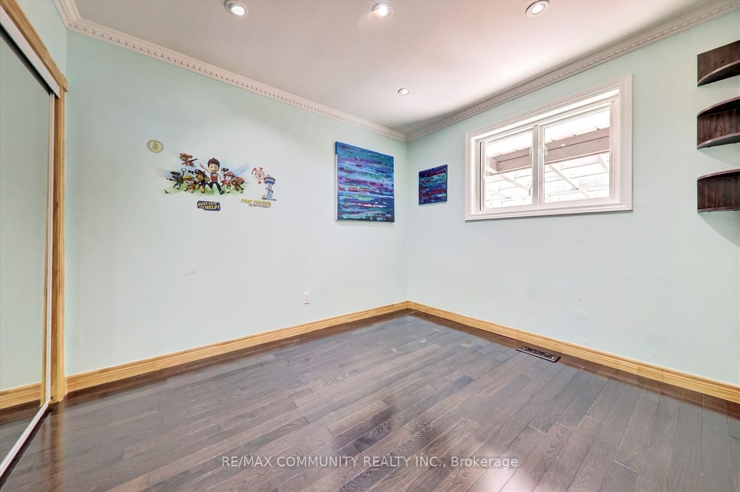 Listing Image 22