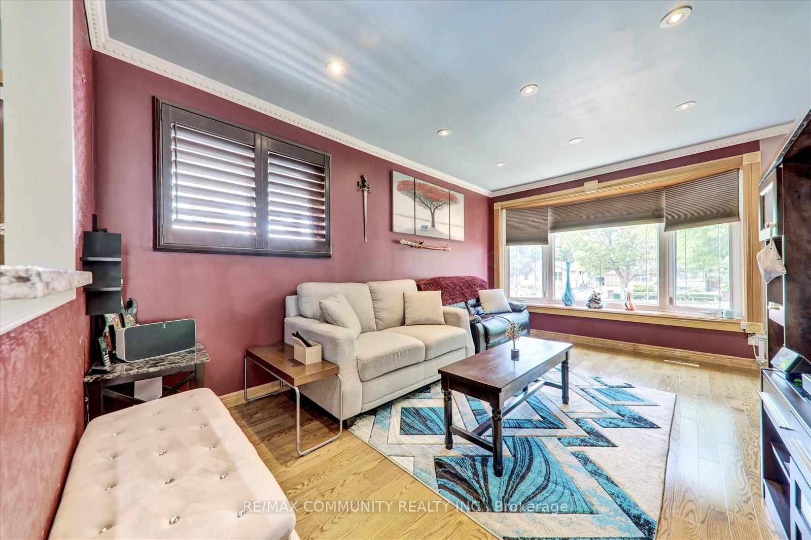 Listing Image 8