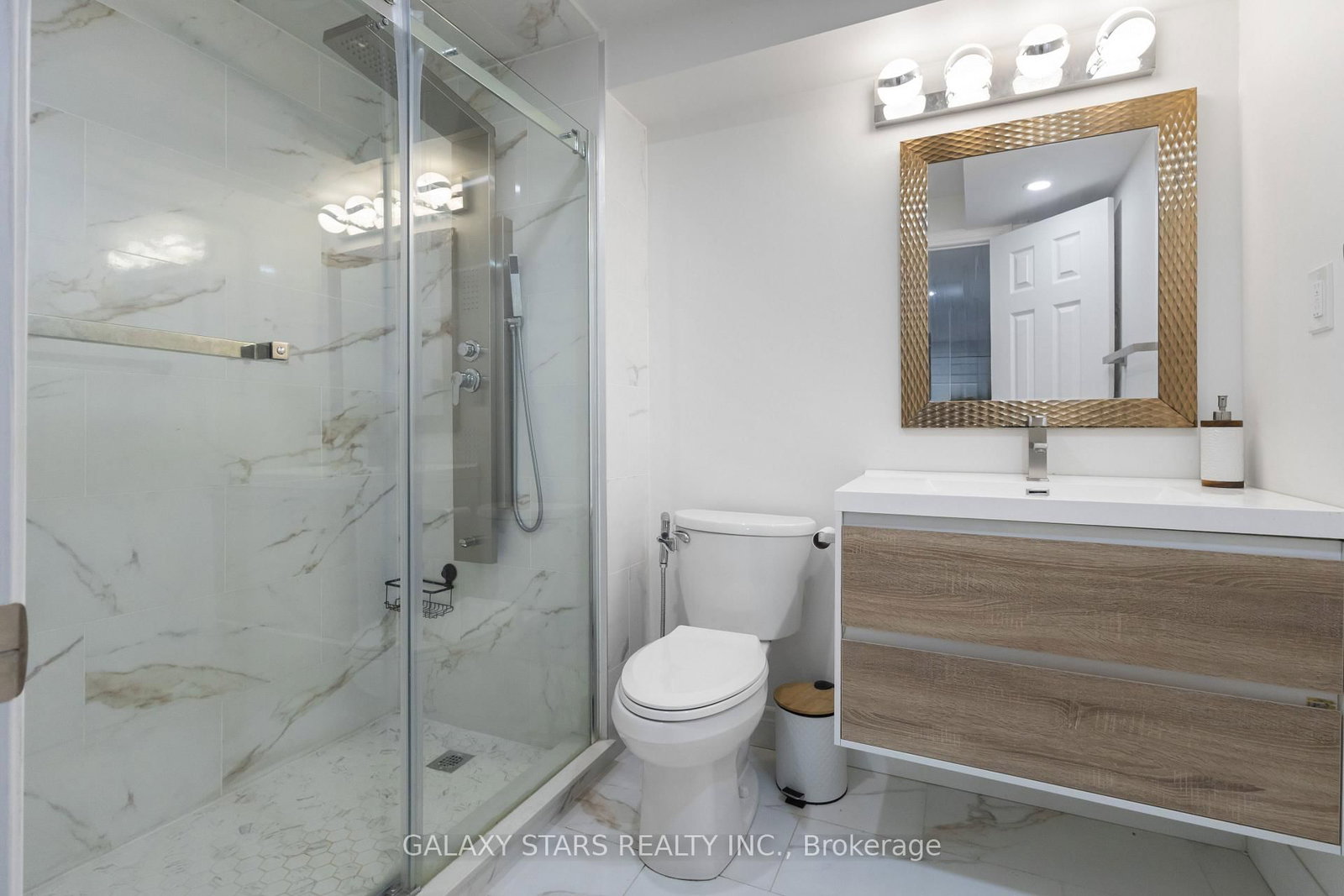 Listing Image 43