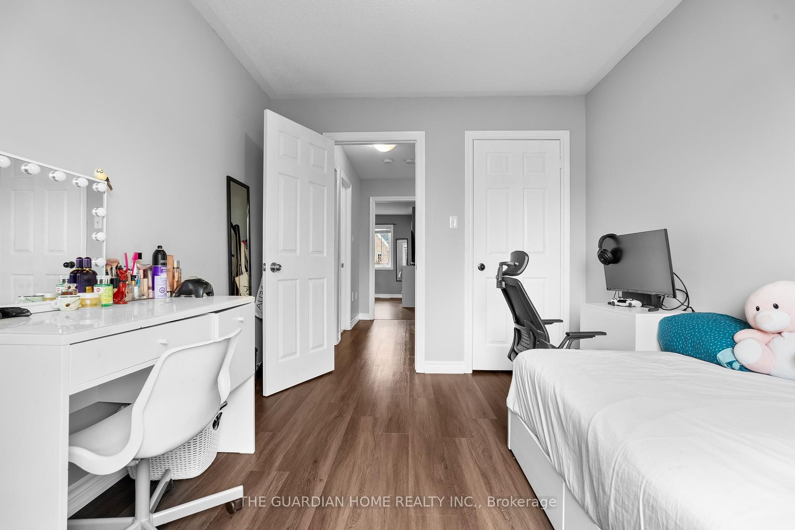 Listing Image 27