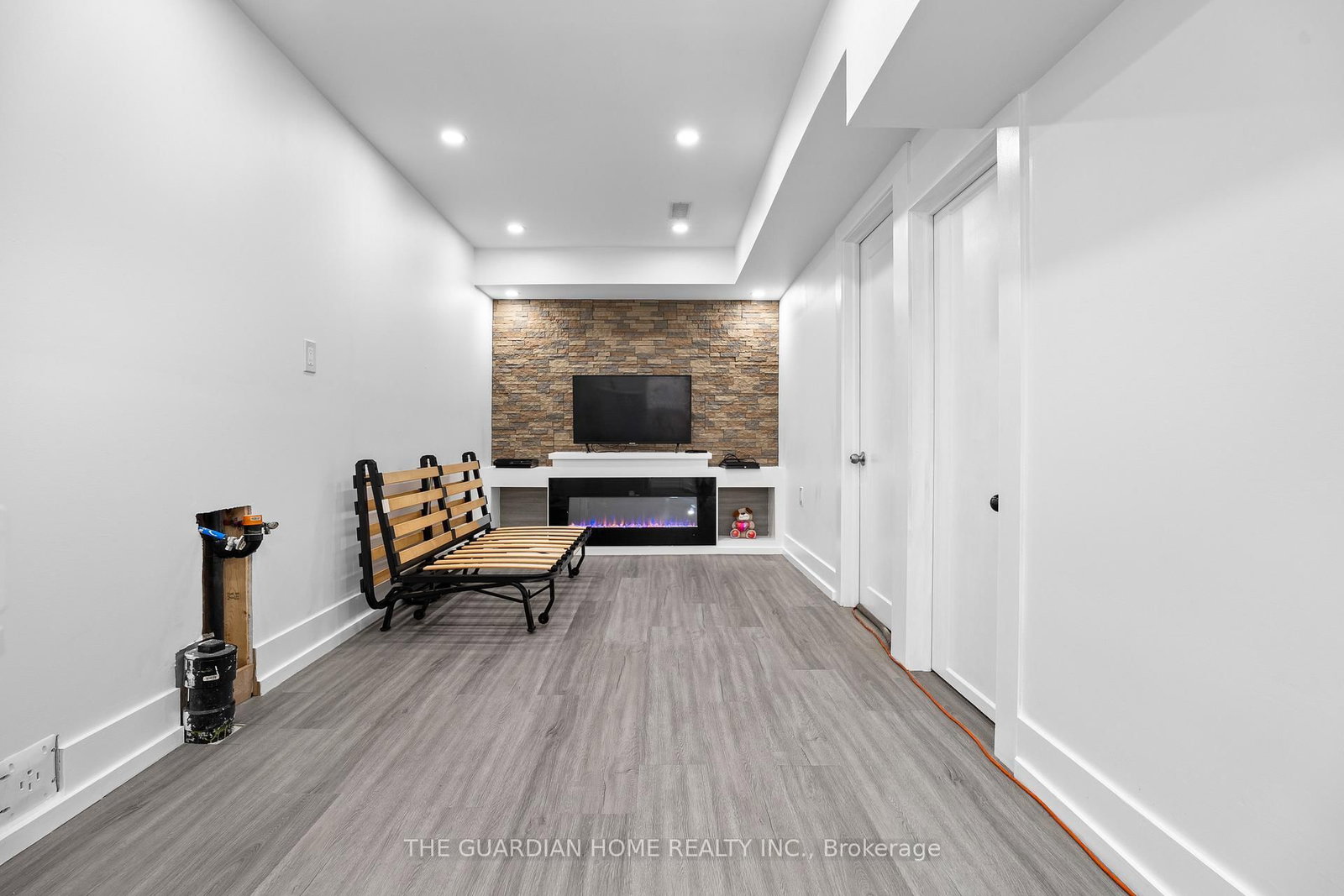 Listing Image 31
