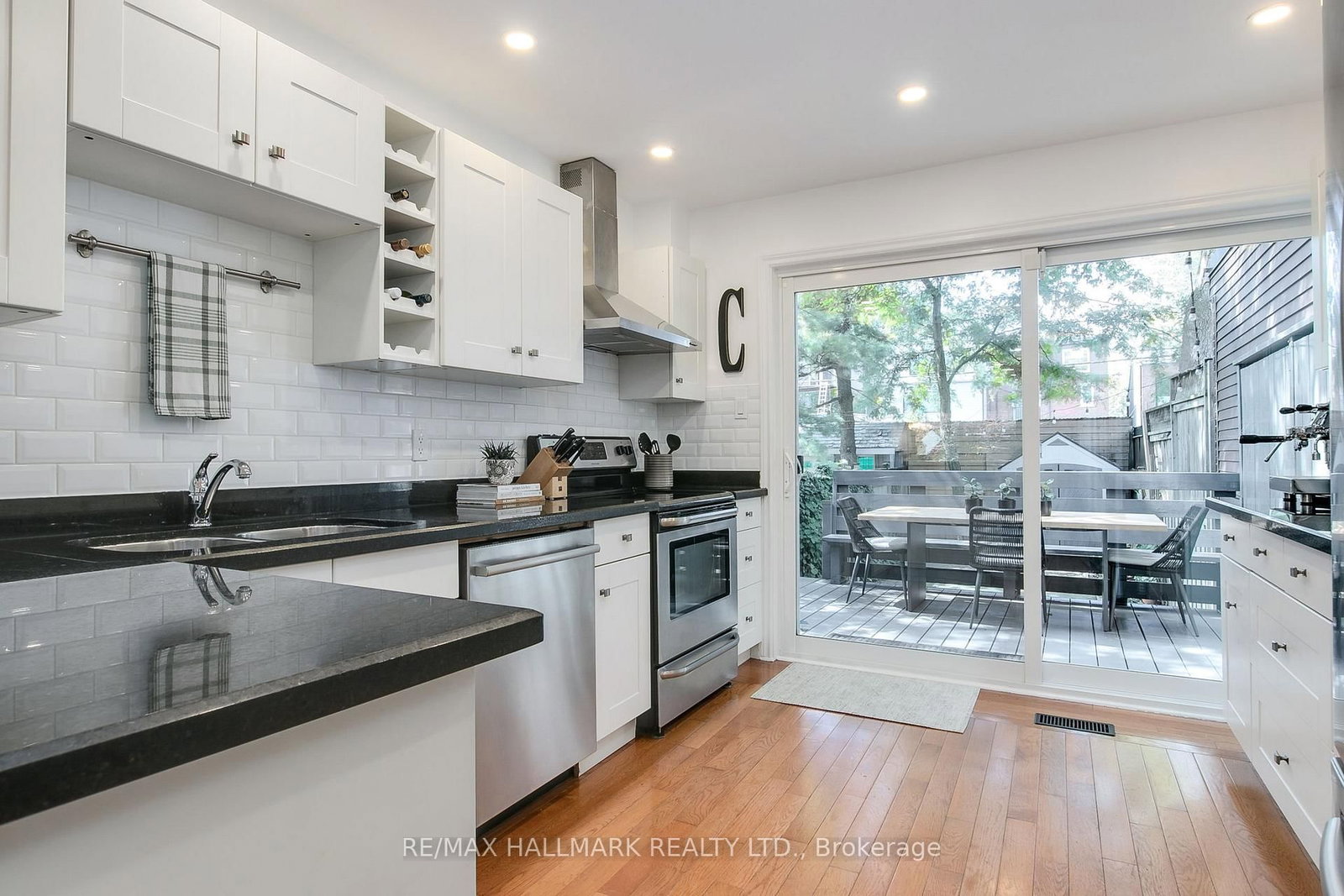 Listing Image 8