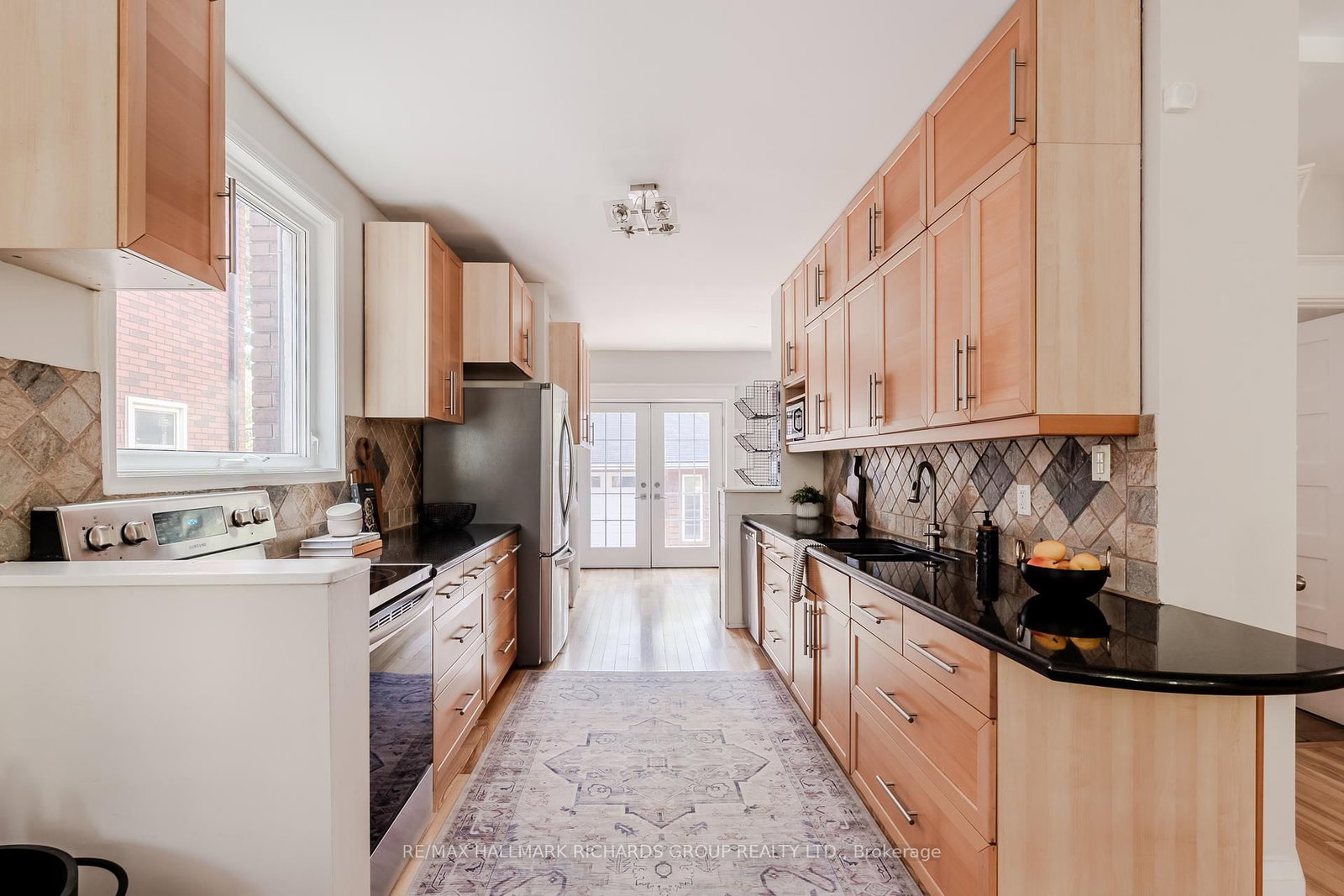 Listing Image 12