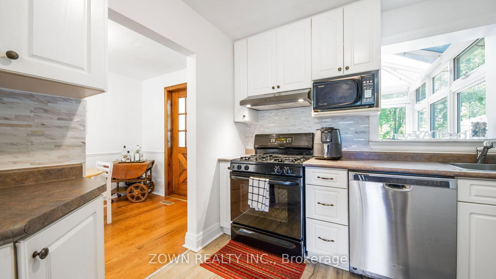 Listing Image 19
