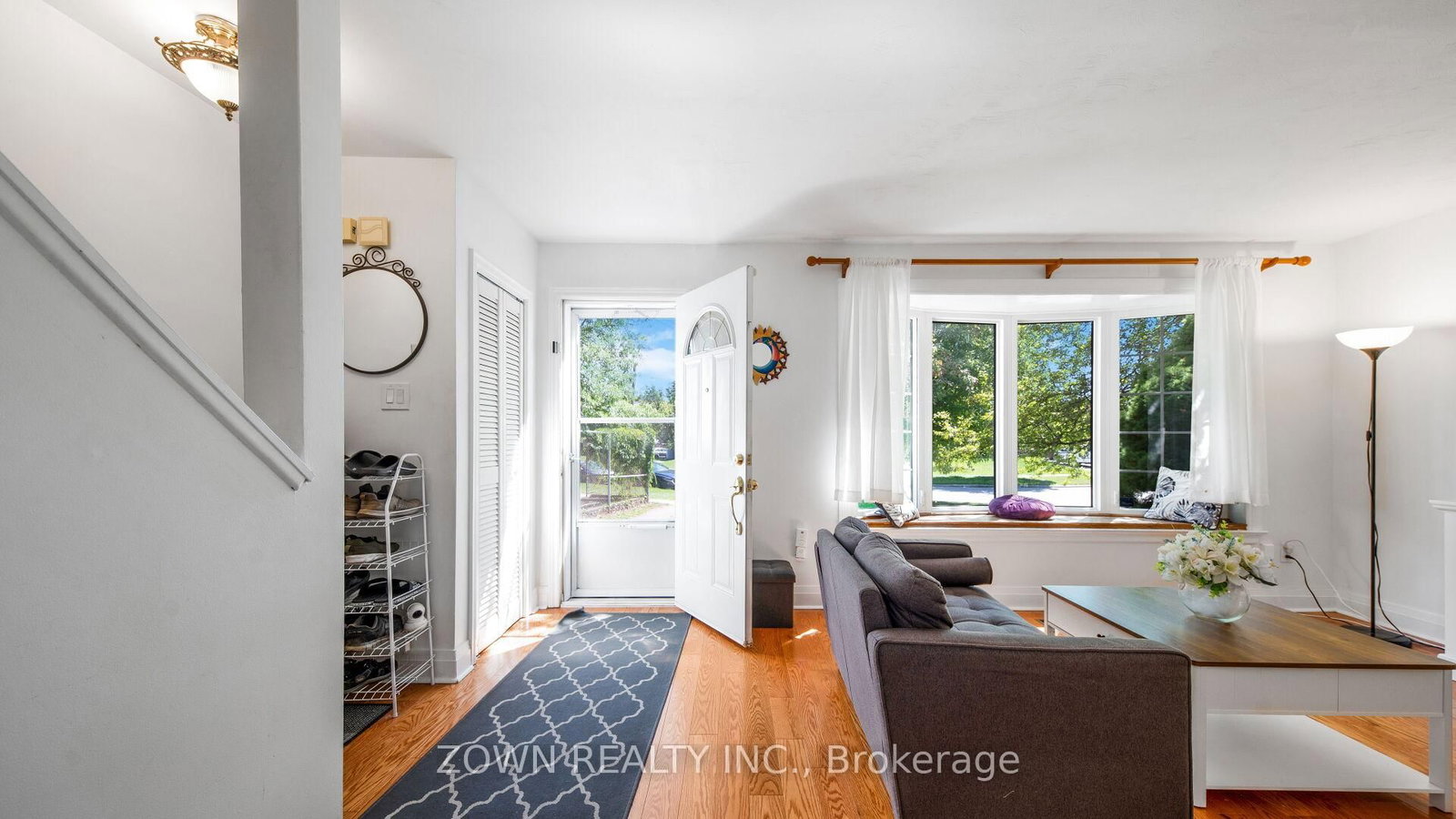 Listing Image 9