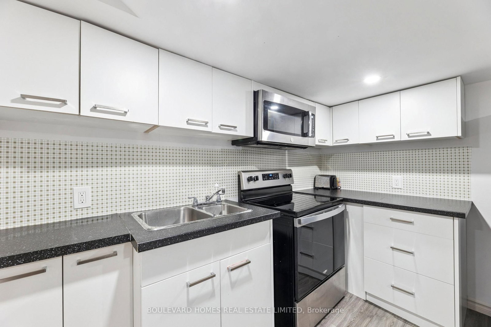 Listing Image 27