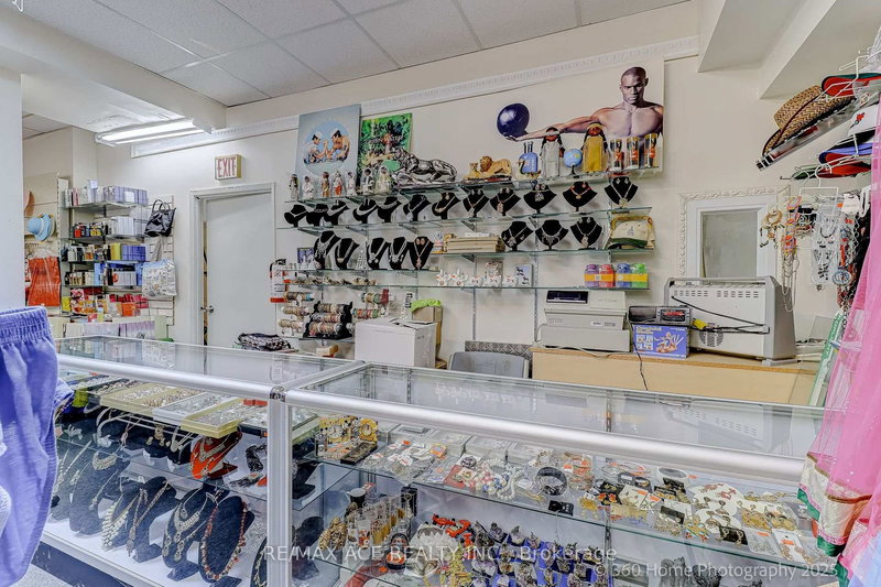 426-428 Dawes Rd, Toronto, M4B 2E8 | Image 3