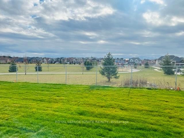 114 Whitehand Dr, Clarington, L1B 0W1 | Image 3