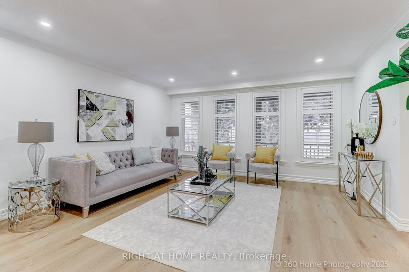 44 Beamsville Dr, Toronto, M1T 3S2 | Image 2