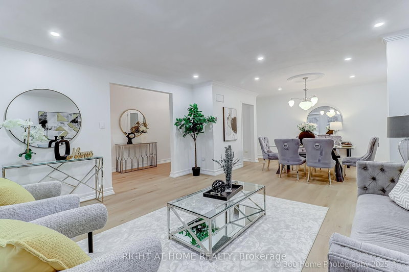 44 Beamsville Dr, Toronto, M1T 3S2 | Image 3