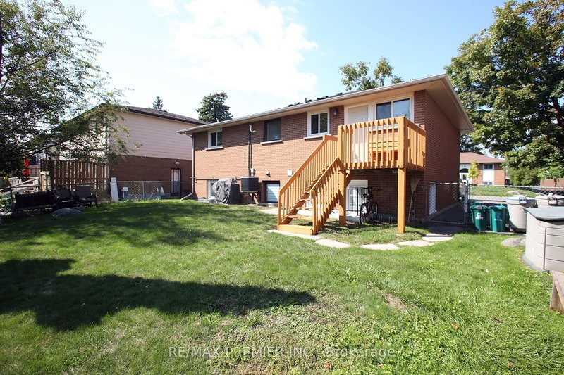 361 Dwight Ave, Oshawa, L1J 1K8 | Image 3