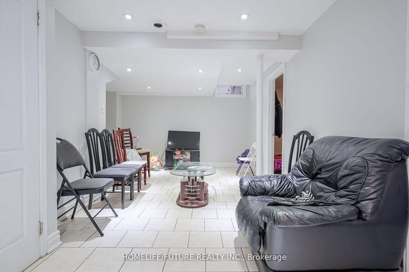 Bsmt - 47 Carisbrooke Sq, Toronto, M1B 4M5 | Image 3