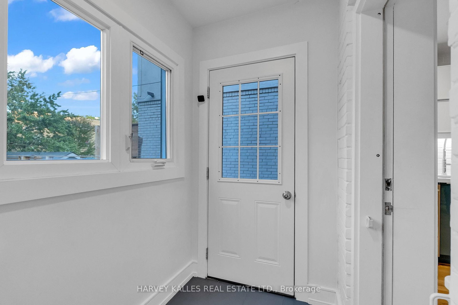 Listing Image 15