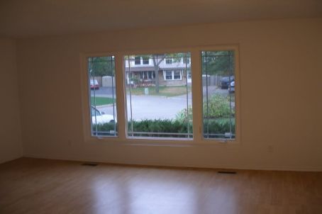 402 Chandos Crt, Oshawa, L1J6R1 | Image 3