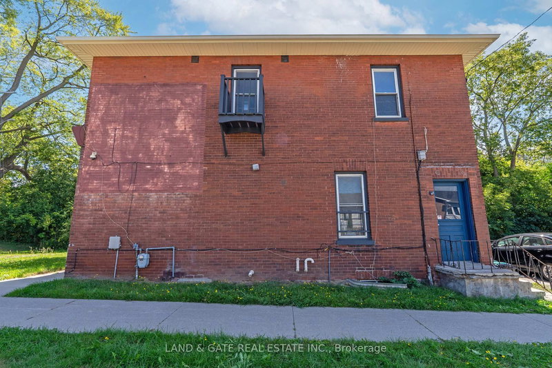 394 Centre St S, Oshawa, L1H 4B9 | Image 3