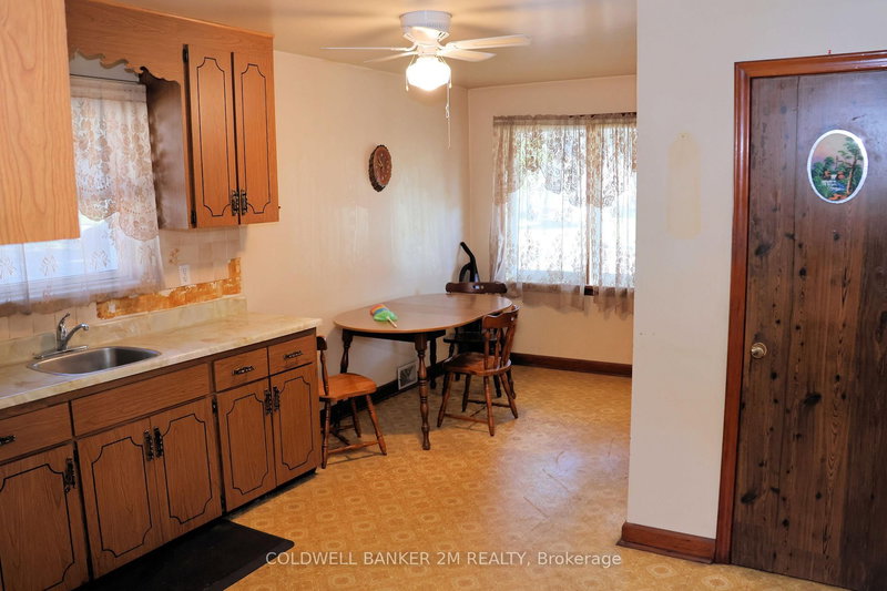 90 Cromwell Ave, Oshawa, L1J 4T6 | Image 2