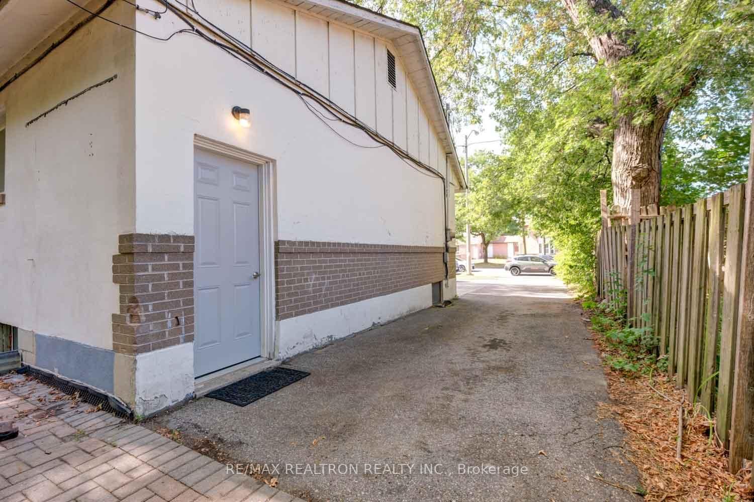Listing Image 23