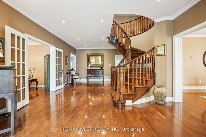 81 Woodview Dr, Pickering, L1V 1L1 | Image 3