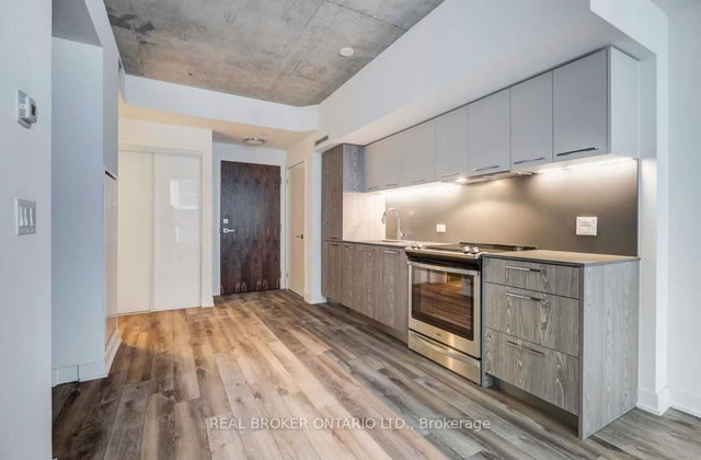 1007 - 30 Baseball Place