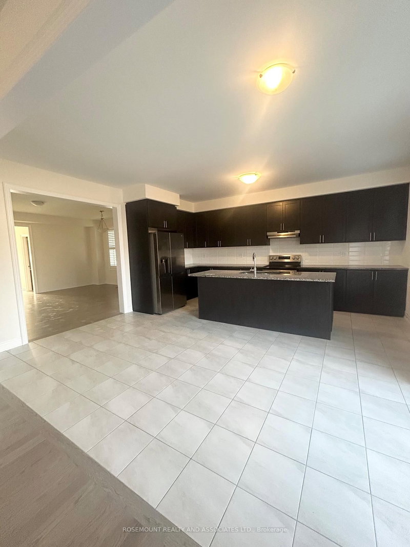 93 Wamsley Cres, Clarington, L1B 1G9 | Image 3