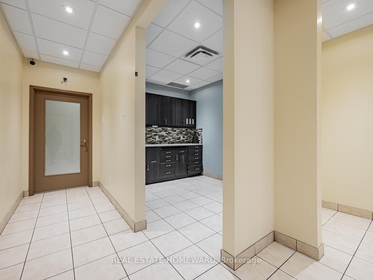 2438 Danforth Avenue - Photo 20