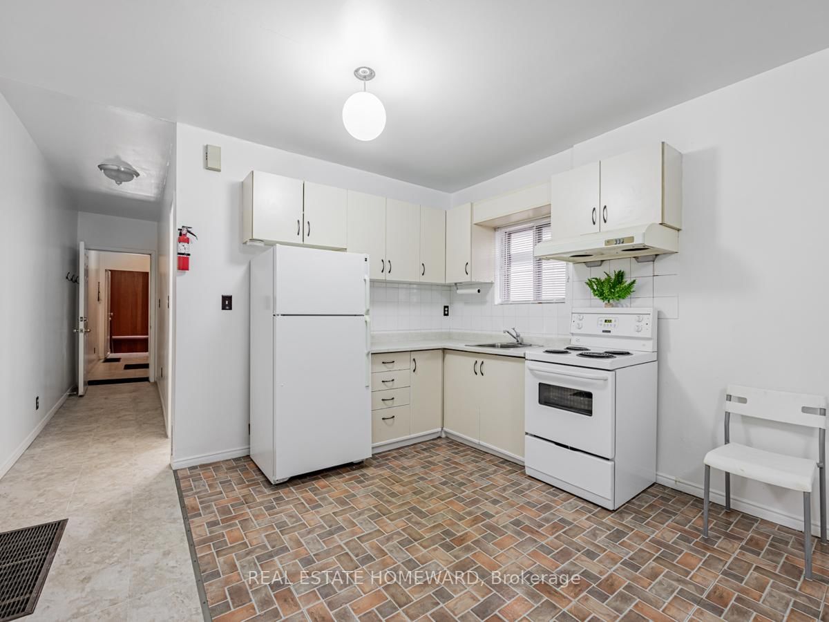 2438 Danforth Avenue - Photo 36