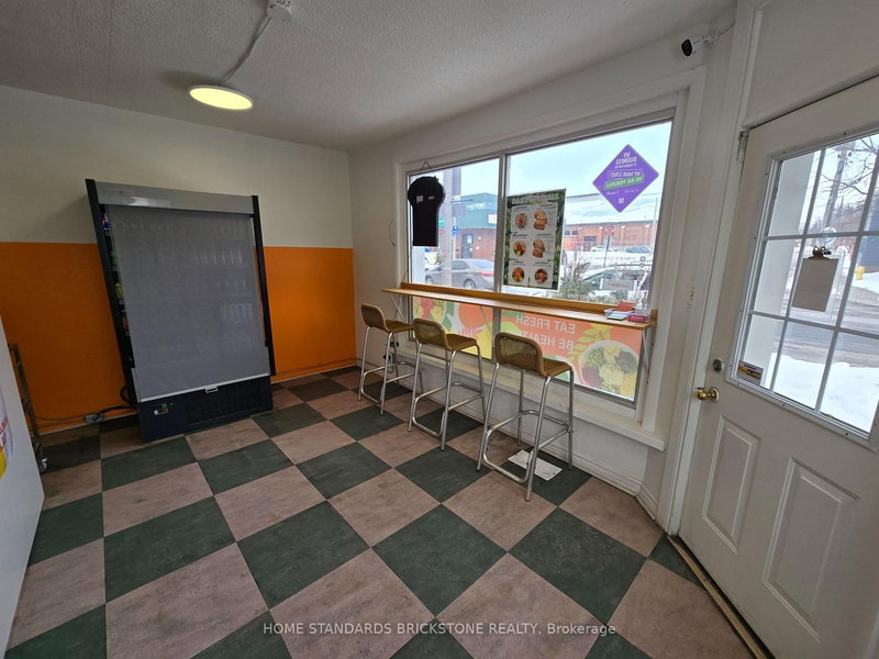 31 Bond St E, Oshawa, L1G 1A8 | Image 2