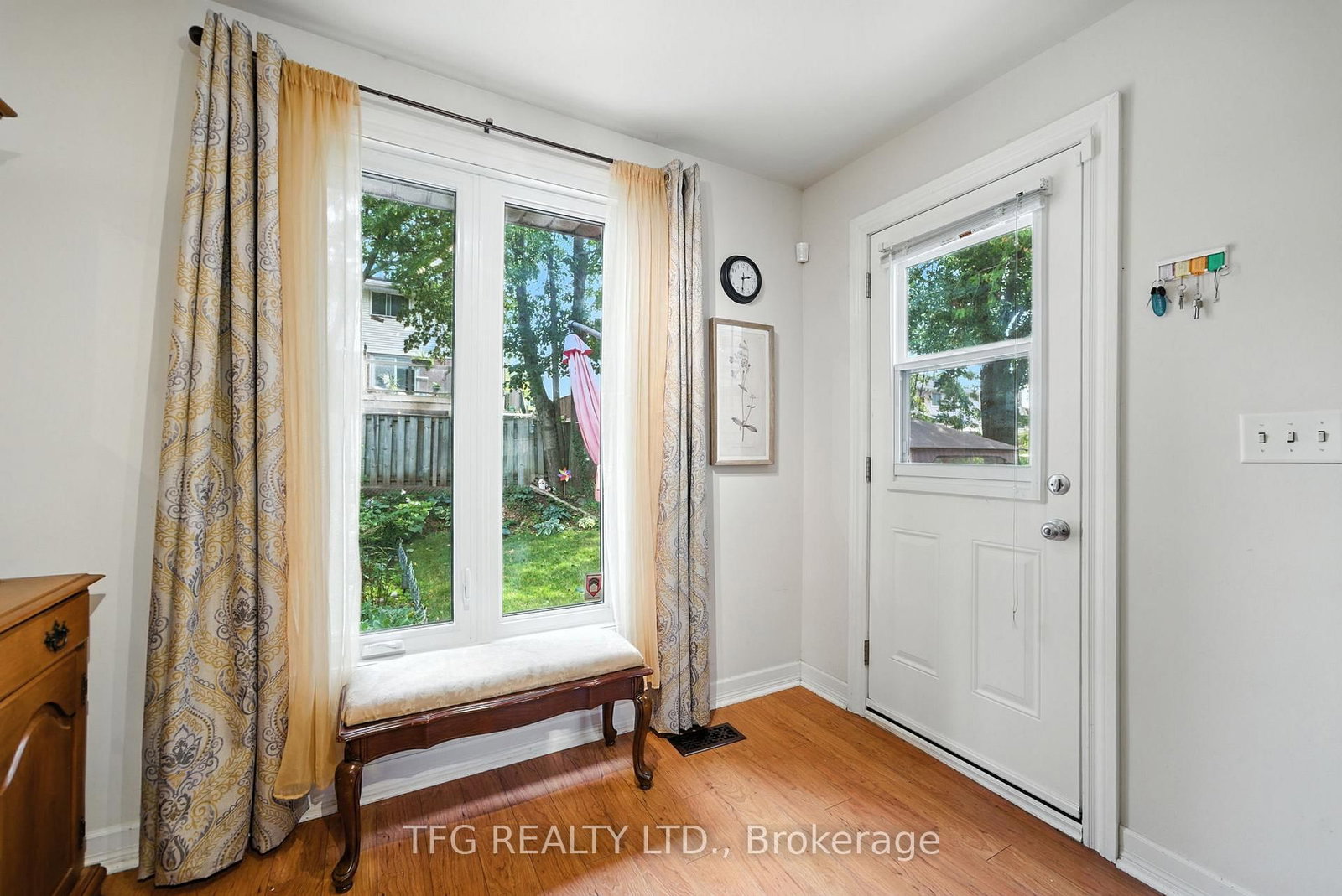 Listing Image 7