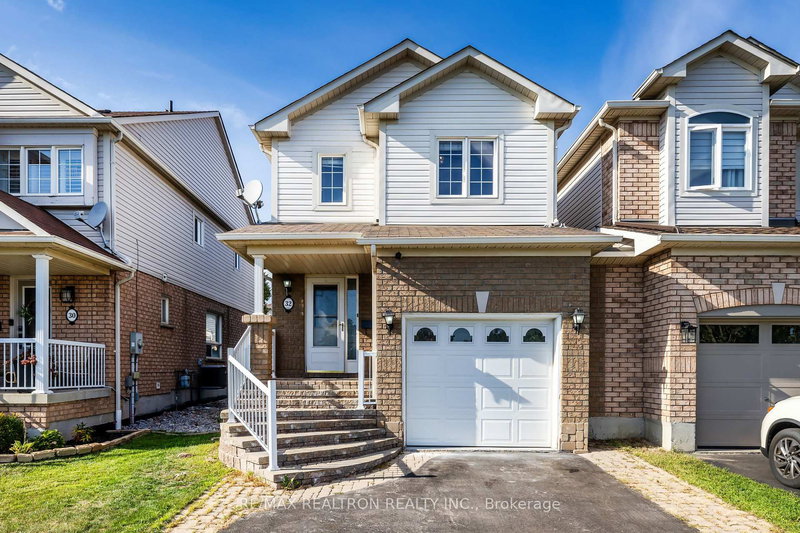 32 Samandria Ave, Whitby, L1R 2Z7 | Image 3