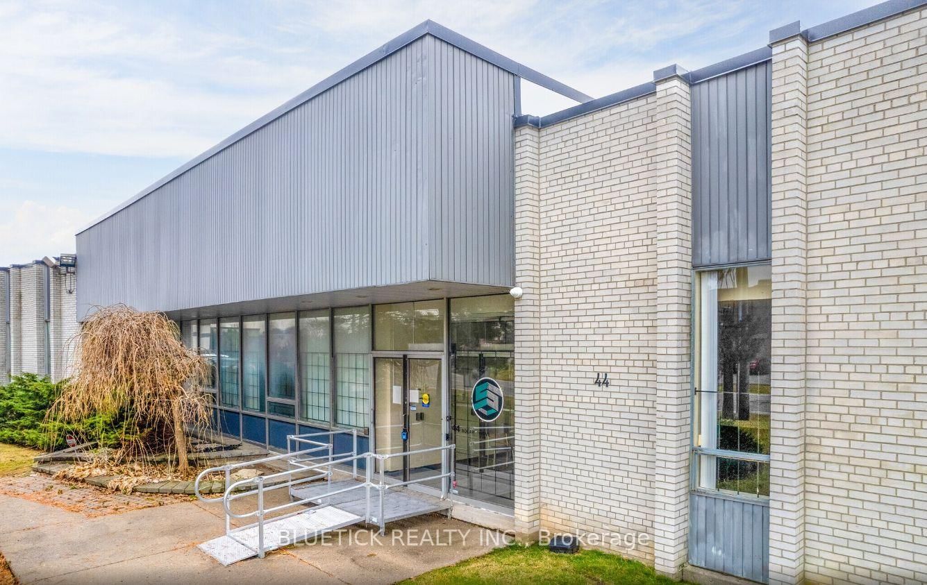 44 Rolark Drive, Unit 1 - Photo 2