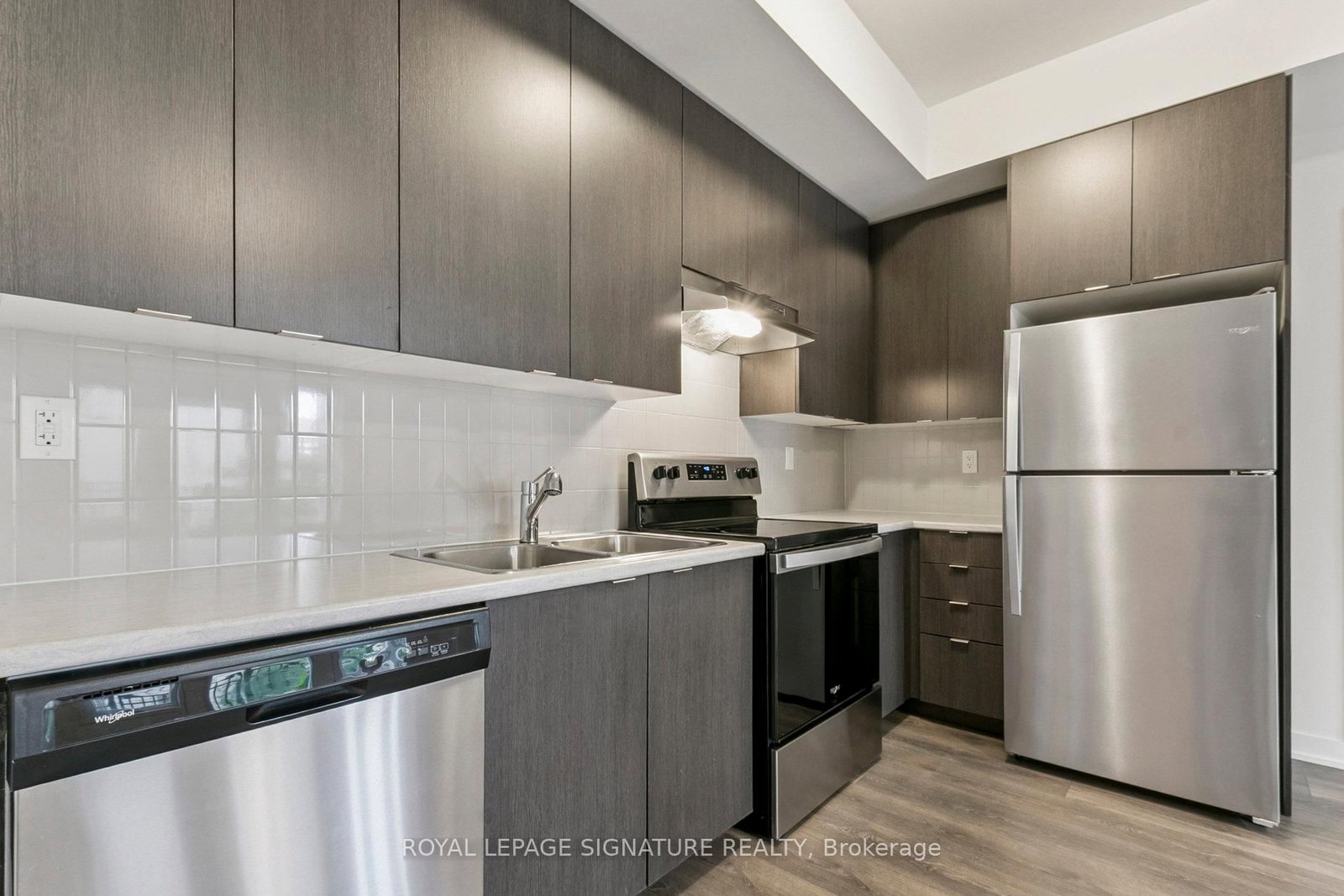 1525 Kingston Road, Unit 810 - Photo 7