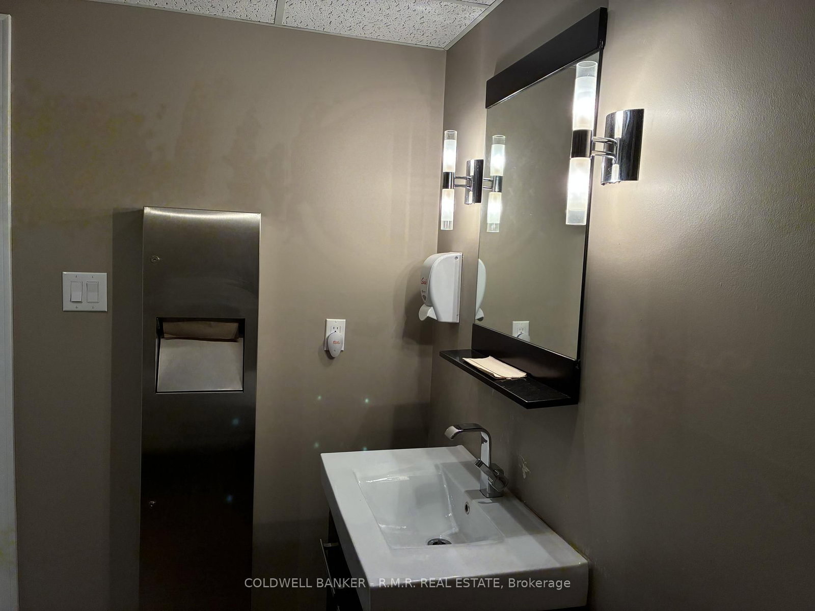 179 King Street E, Unit B2 - Photo 8