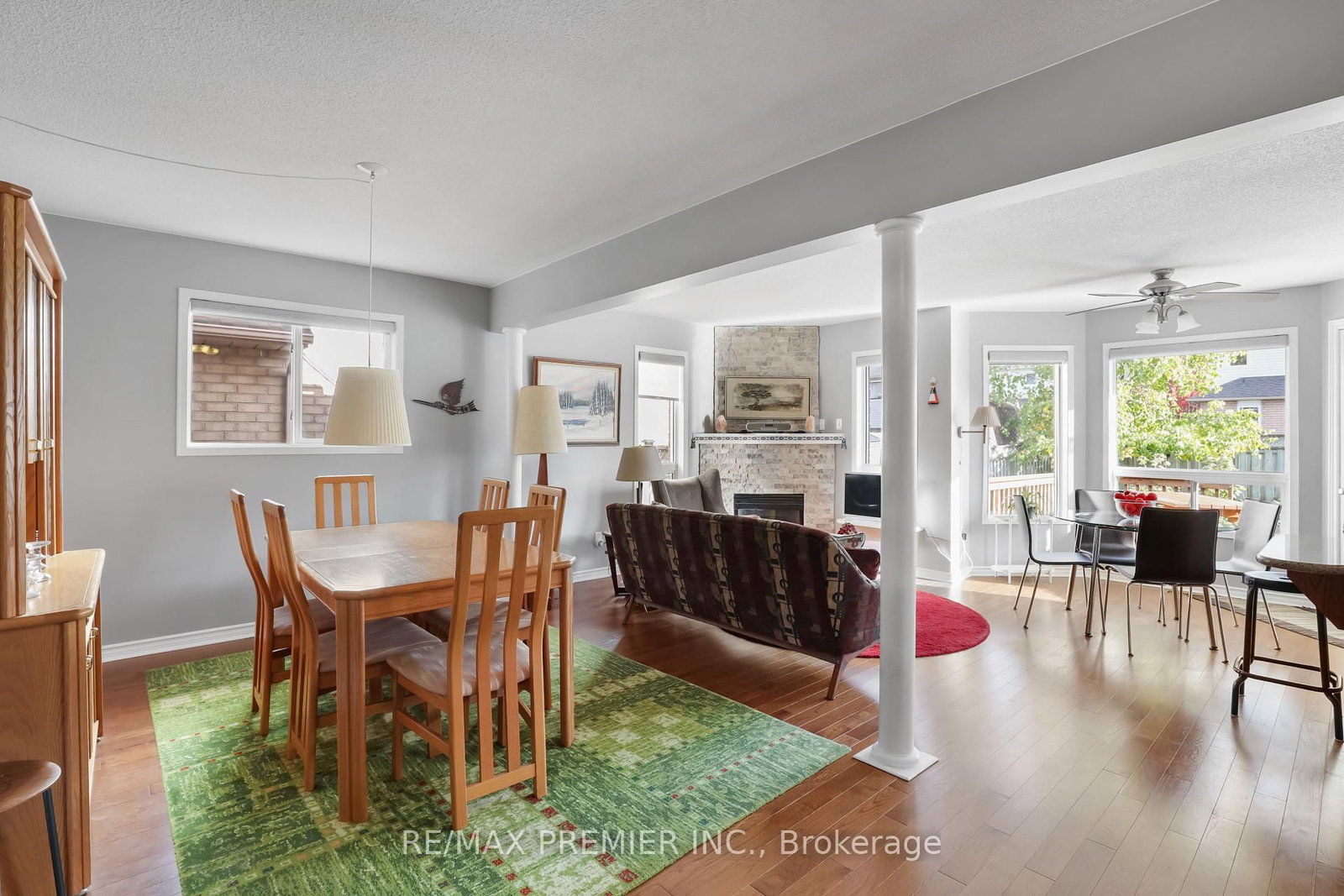 Listing Image 12
