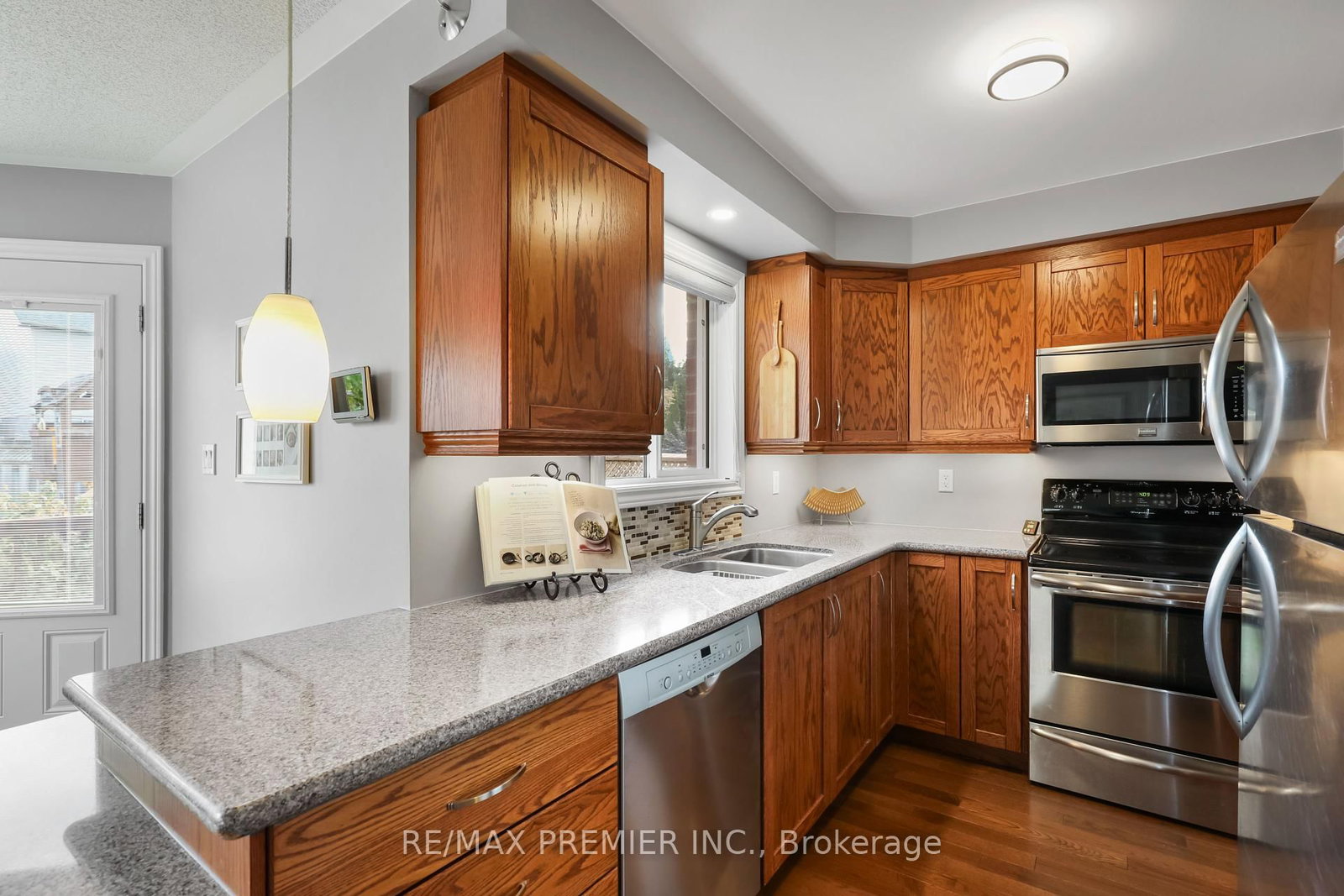Listing Image 14