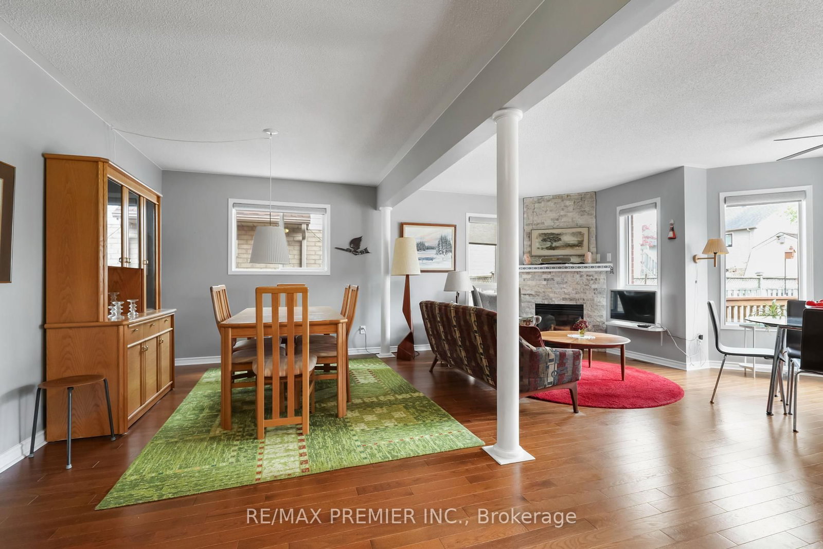 Listing Image 5